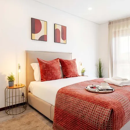 Bright & Spacious Flat With Balcony By Hostwise * São Mamede de Infesta