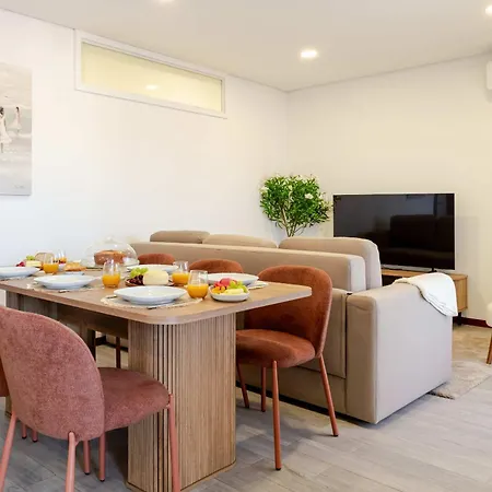 Bright & Spacious Flat With Balcony By Hostwise * São Mamede de Infesta