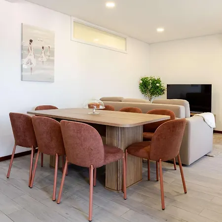 アパート Bright & Spacious Flat With Balcony By Hostwise *