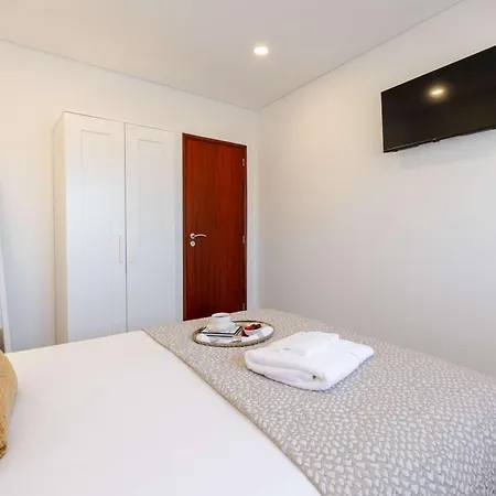 Bright & Spacious Flat With Balcony By Hostwise 아파트 사오마메데데인페스타