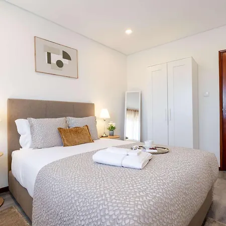 アパート Bright & Spacious Flat With Balcony By Hostwise