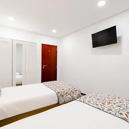 Bright & Spacious Flat With Balcony By Hostwise アパート *