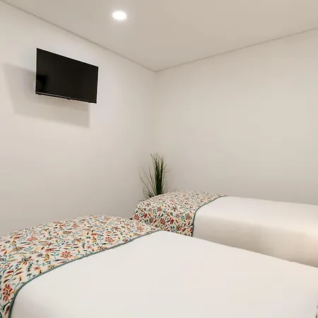 アパート Bright & Spacious Flat With Balcony By Hostwise
