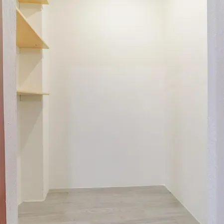 아파트 Bright & Spacious Flat With Balcony By Hostwise 사오마메데데인페스타