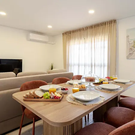 Bright & Spacious Flat With Balcony By Hostwise アパート São Mamede de Infesta
