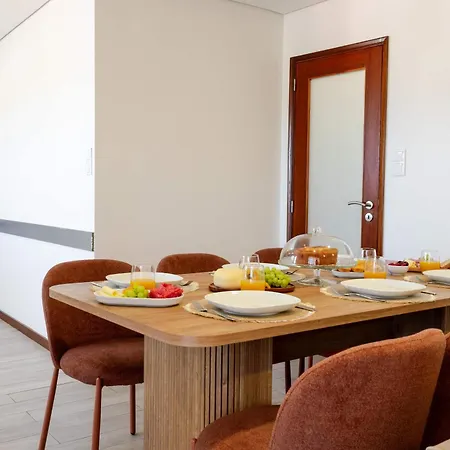 Bright & Spacious Flat With Balcony By Hostwise São Mamede de Infesta